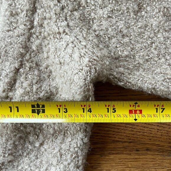 SER.O.YA Beige Bora Boucle Gold Hardware Y2K Cardigan Sweater   Women's Size XS - Picture 7 of 8